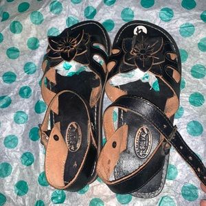 Women Mexican huaraches